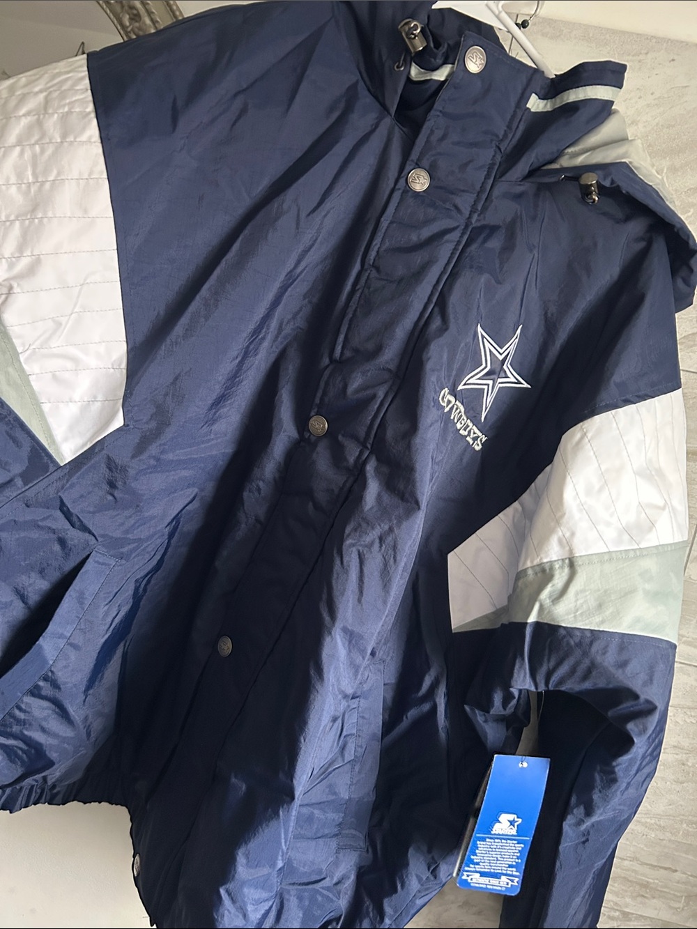 STARTER Dallas Cowboys Navy and White Windbreaker Jacket with Star Logo